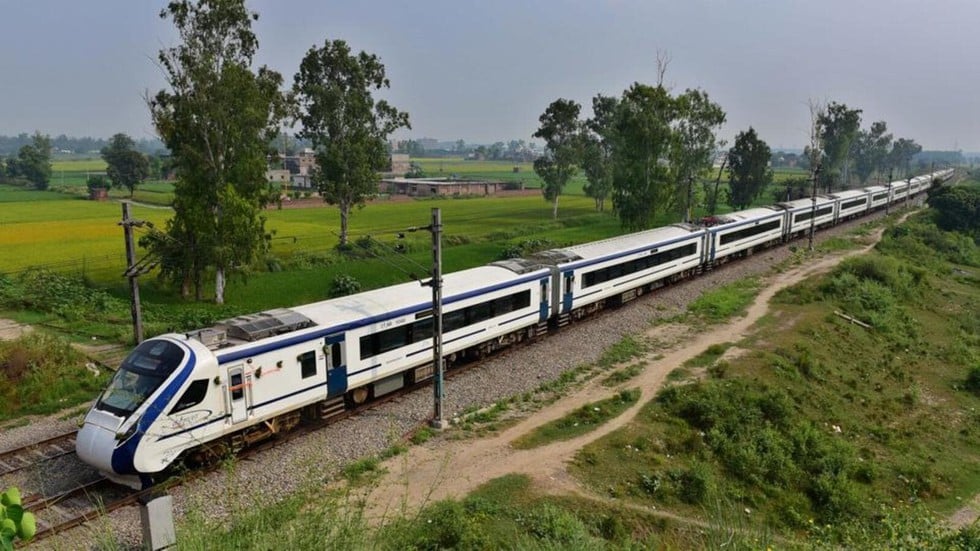 Tilting train