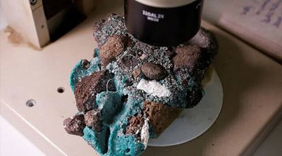 What are Plastic Rocks?